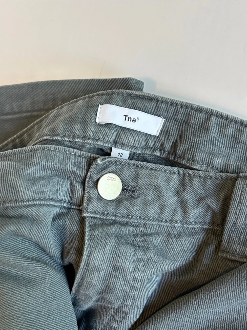 TNA Greenwich Cargo Pants in Dark Grey (Size 12) - Picture 2 of 7